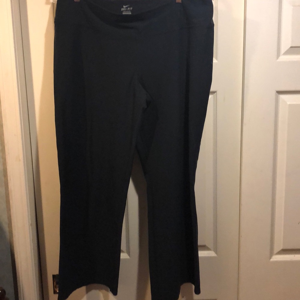 Nike work out bottoms size 2x